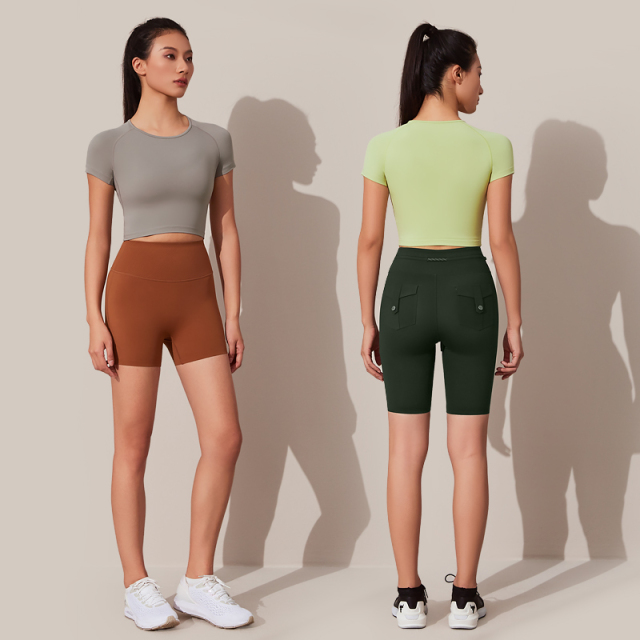 Women's tight-fitting short sleeves