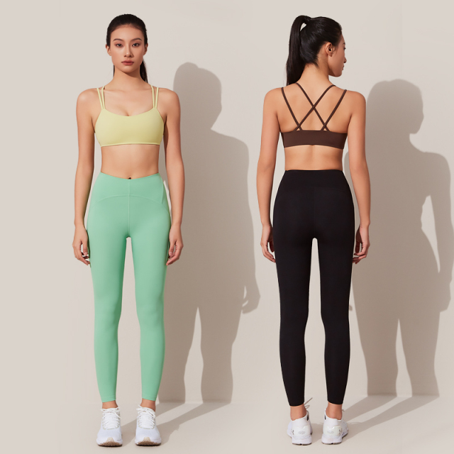 OEM&ODM Services Cross Back Activewear Pilates Bra Women Running Sport Bra Top