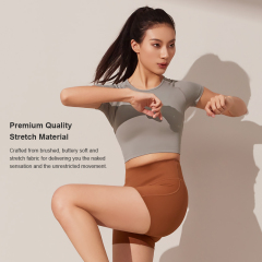 Women's tight-fitting short sleeves