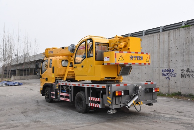 STSQ8T-FT 8 Ton zero tail crane