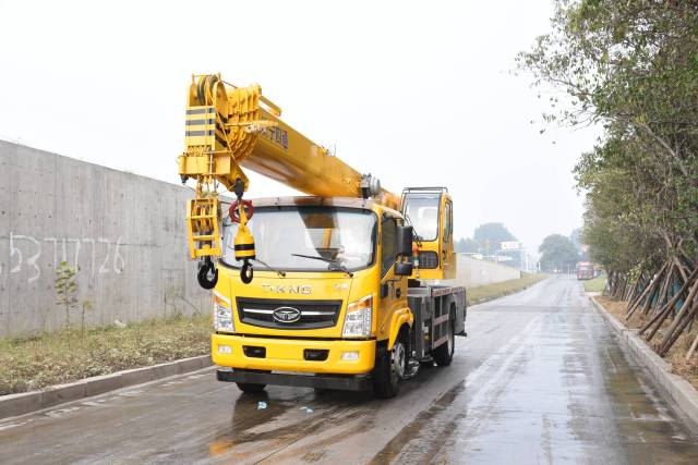 STSQ12T-TJ 12 Ton truck crane