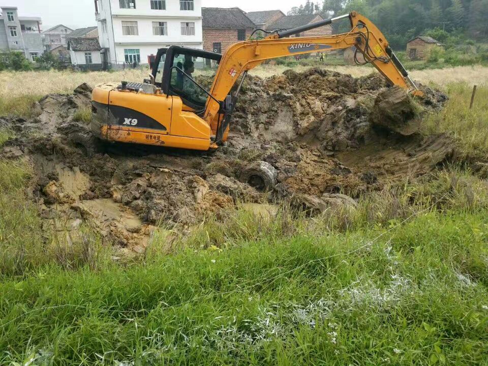 Small Wheel-Crawler Excavator X9 9ton with CE ISO