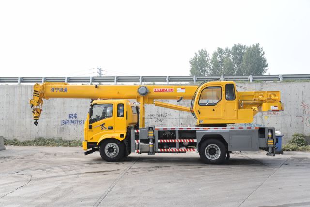 STSQ12T-TJ 12 Ton truck crane