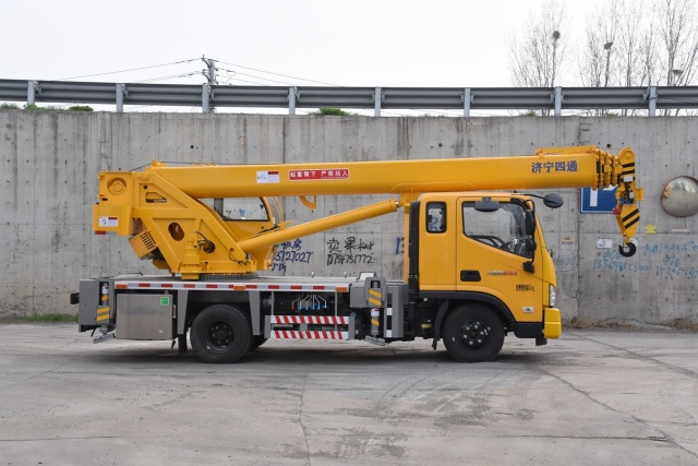 STSQ8T-FT 8 Ton zero tail crane