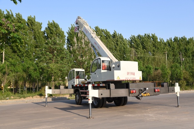 STSQ16D 16 Ton truck crane