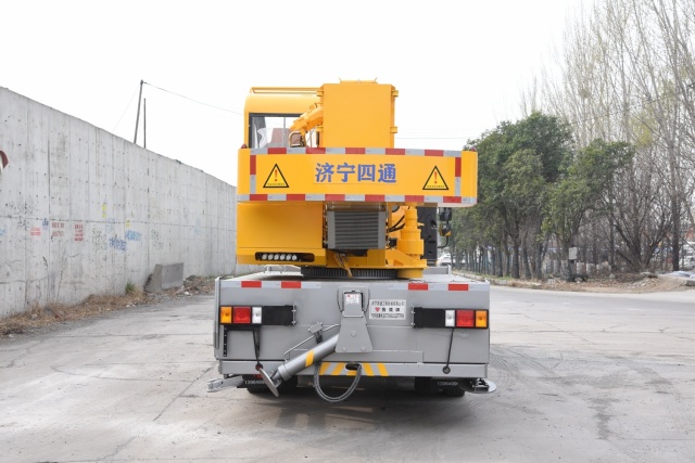 STSQ8T-FT 8 Ton zero tail crane