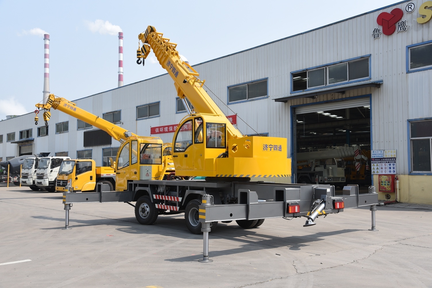 STSQ8D 8 Ton Small Construction Mobile Crane