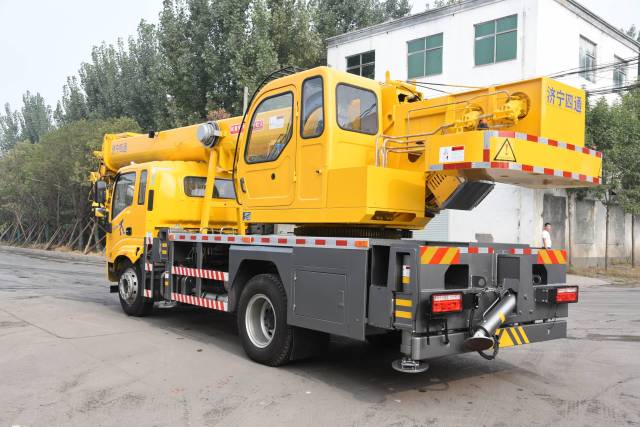 STSQ12T-TJ 12 Ton truck crane