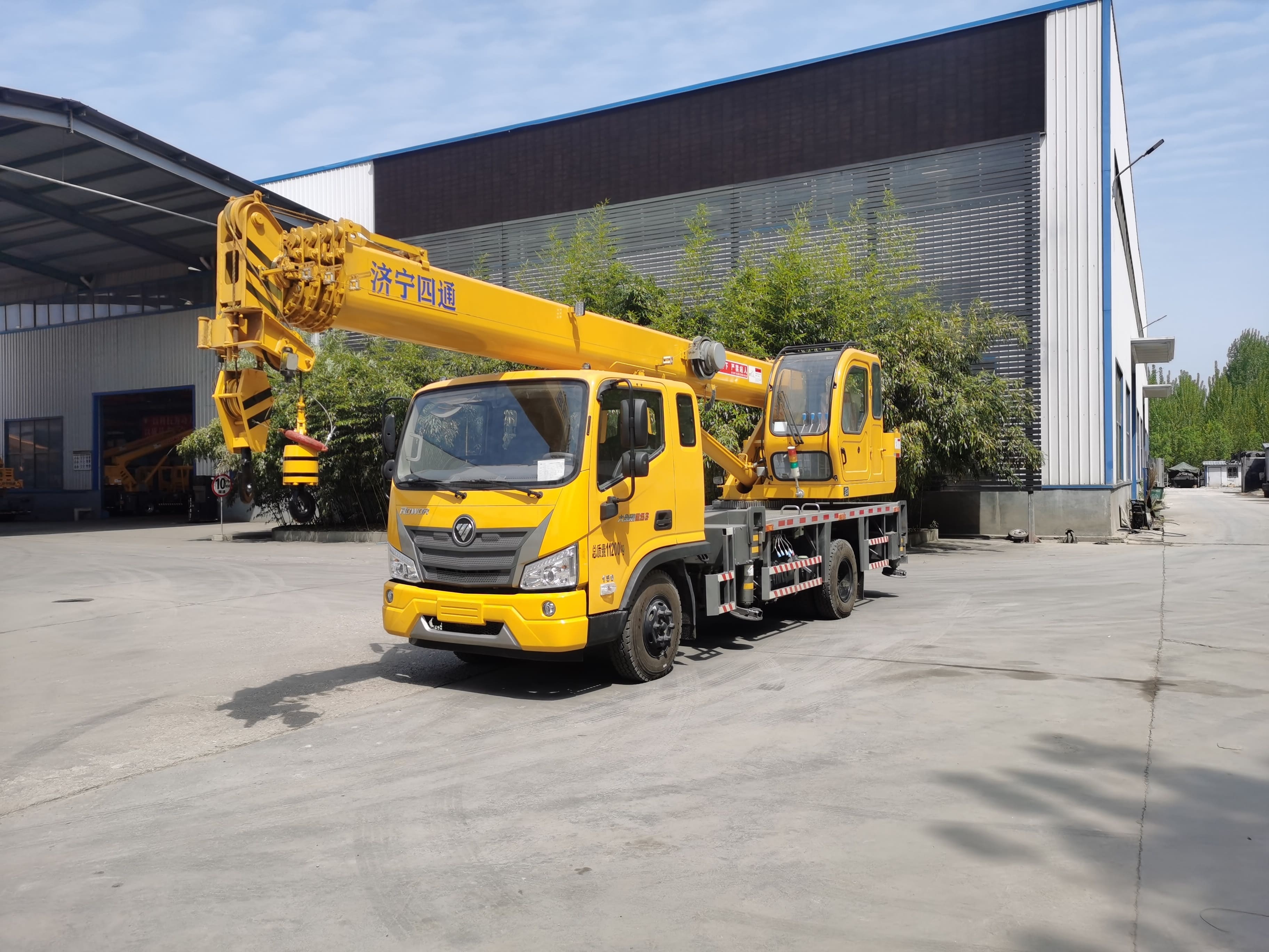 STSQ10T-FT 10 Ton Foton truck crane