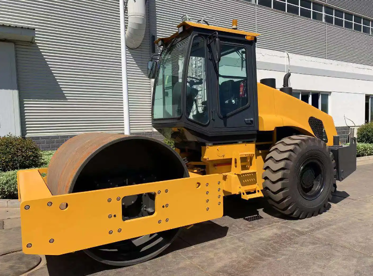 Shantui SR18M-2 18 Ton Vibratory Compactor Road Roller