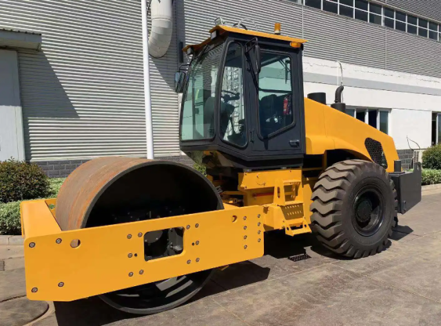 Shantui SR18M-2 18 Ton Vibratory Compactor Road Roller