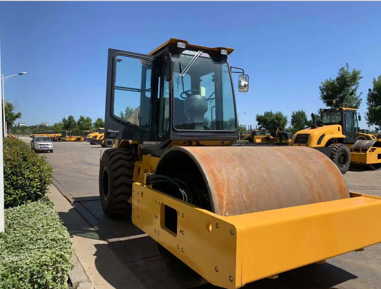 Shantui SR18M-2 18 Ton Vibratory Compactor Road Roller