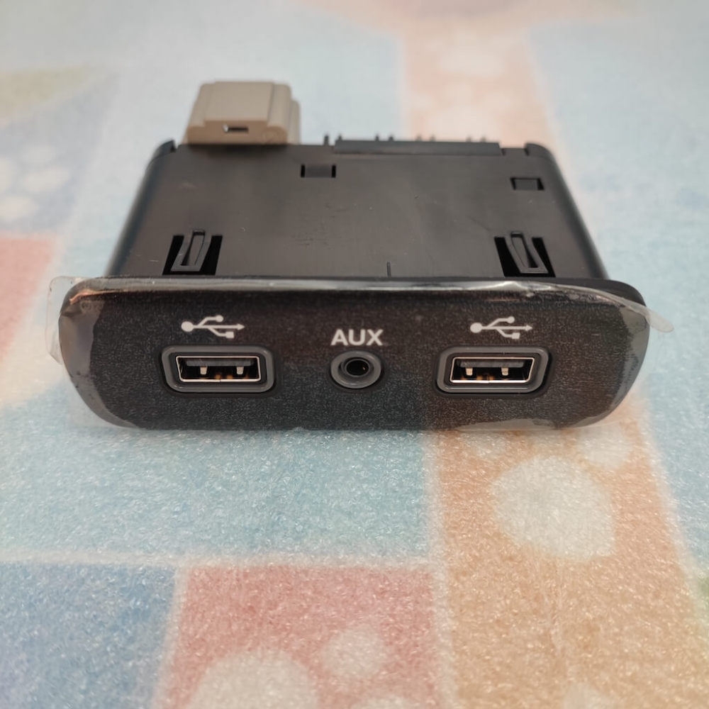 New USB Adapter CarPlay LA084X01 SL01 For Panasonic Uconnect 4 Radio Navigation 17-21 RAM DODGE JEEP CHRYSLER