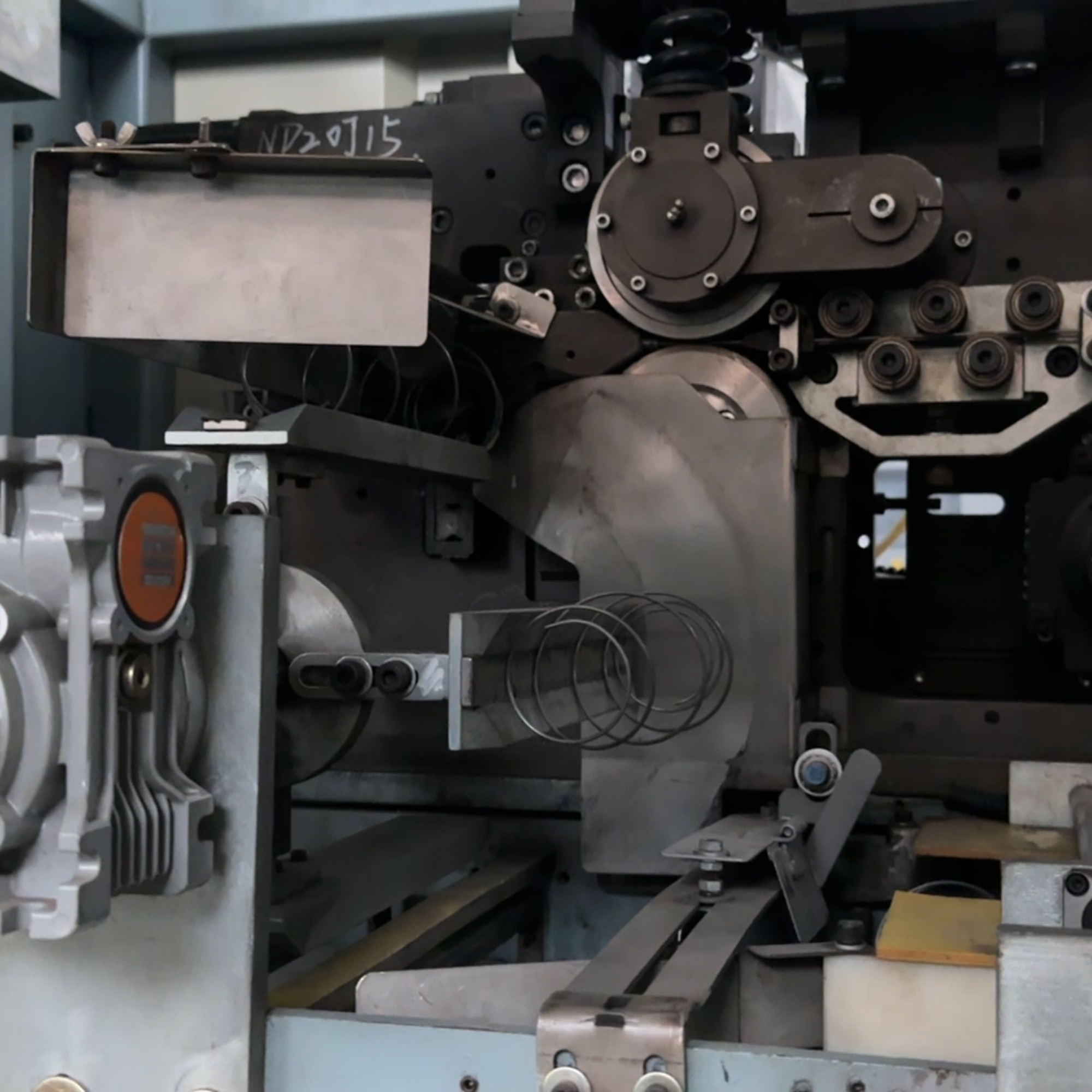 Pocket Sping Machine