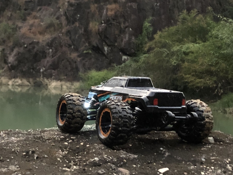 1/16 Scale 2.4GHz High Speed Big Foot Brushless Motor Off-Road Racing Truck Big Wheels RC Cars Remote Control RC Car Toys