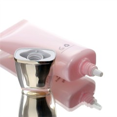 Flat Cosmetic Tube With Metallized Cap