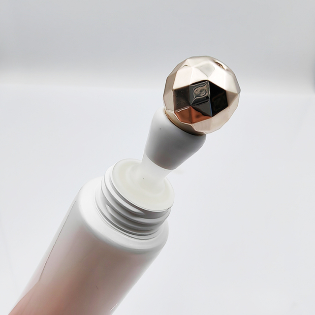 Luxury 5-20ml Diamond-shaped Mental Roller Ball Tube packaging with alloy metal massage applicator