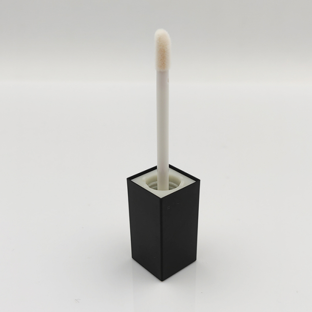 Wholesale Custom stylish designed PETG square black lip gloss bottles empty 7ml Brush Cosmetic Packaging luxury lip gloss tubes