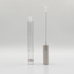 Best selling Wholesale Custom 2.2ml clear and silver lip gloss wand tubes Empty Cosmetic packaging round luxury lip gloss bottle
