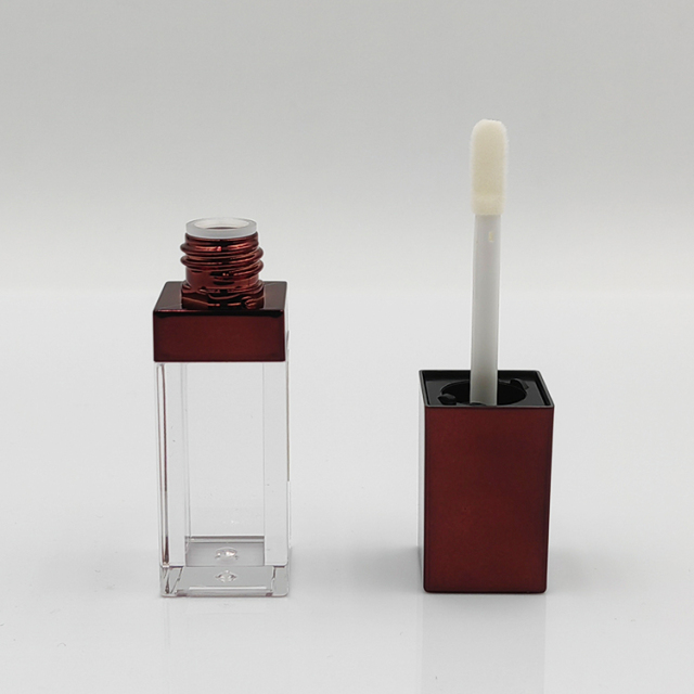 Wholesale Custom 4.5ml stylish designed empty lip gloss tubes with wand Cosmetic Packaging luxury square lip gloss bottle