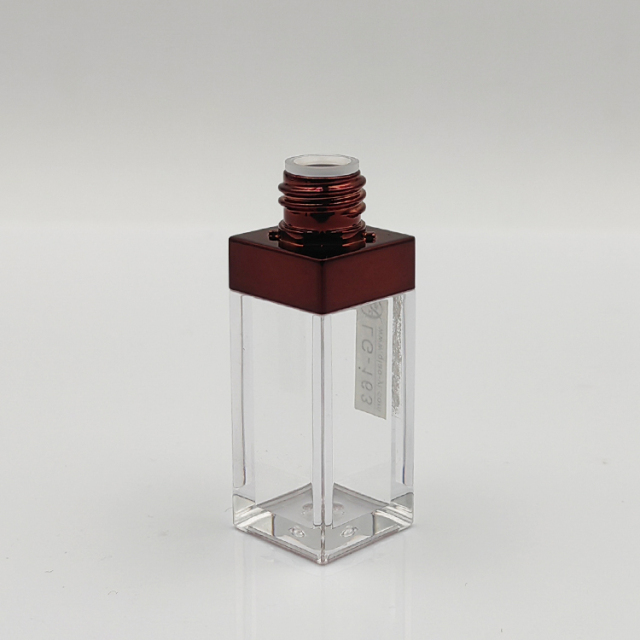 Wholesale Custom 4.5ml stylish designed empty lip gloss tubes with wand Cosmetic Packaging luxury square lip gloss bottle