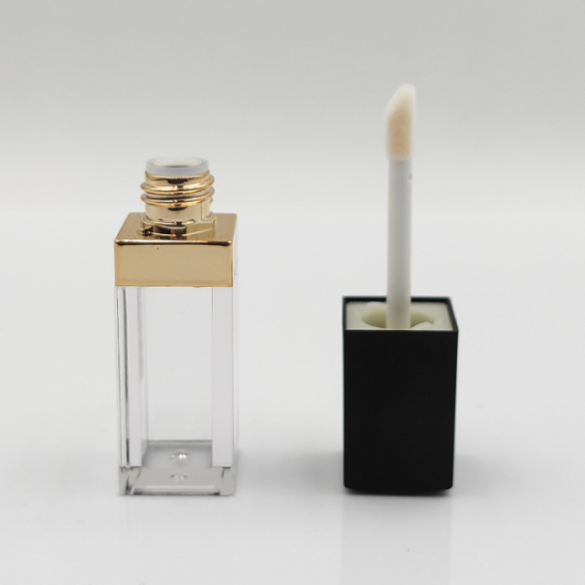 Custom Wholesale stylish designed 4.5ml bling out crystal lip gloss bottles empty Cosmetic Packaging luxury gold lip gloss tube