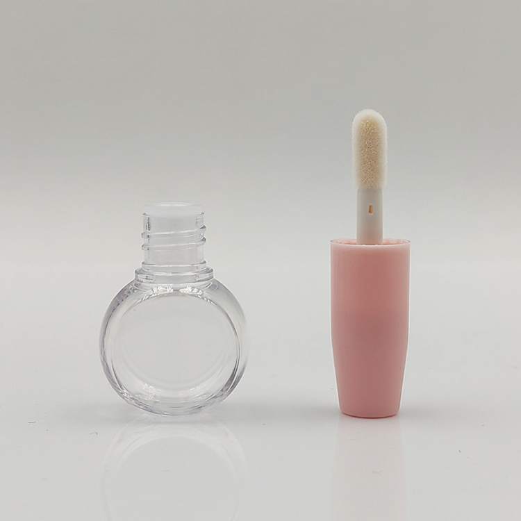 Special designed Wholesale Custom 4ml empty cute lip gloss bottle with wand Cosmetic Packaging luxury square lip gloss bottle