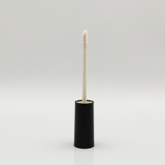Stylish Wholesale Custom 9ml round unique lip gloss bottle packaging Empty lip lipstick lip gloss tubes with custom packaging