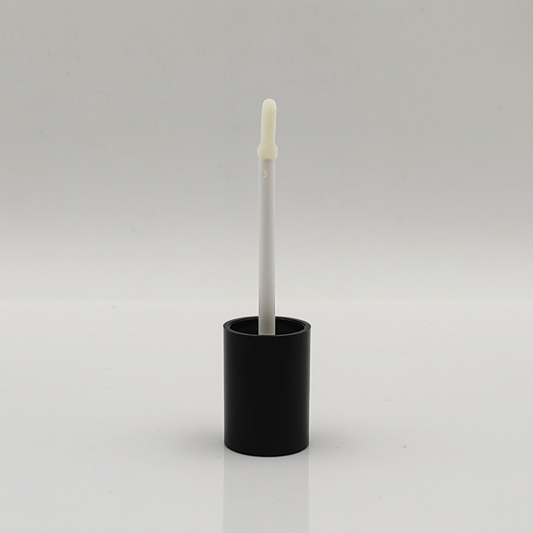 New Arrival Wholesale 4.5ml round lip gloss bottles customized empty cosmetic packaging black lip gloss tube for liquid lipstick