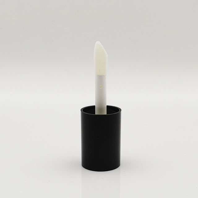 Best seller Custom 5.2ml round transparent empty lip gloss bottles plastic lip lipstick lip gloss tubes with custom packaging