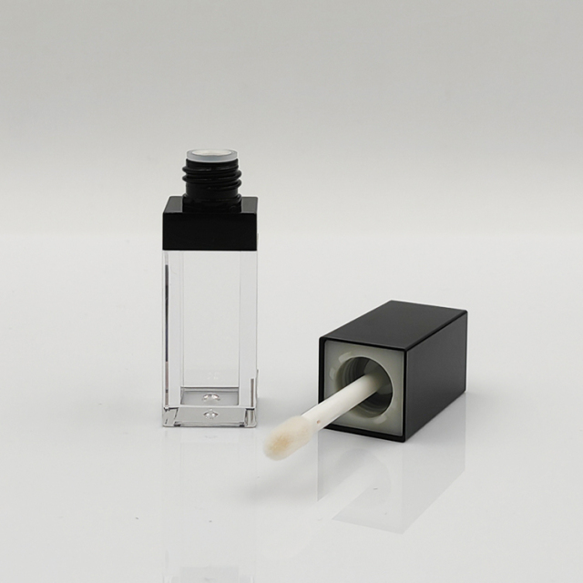 Luxury Wholesale Custom AS 4.5ml square black lip gloss bottles for Plastic Cosmetic Packaging empty lip gloss tube container