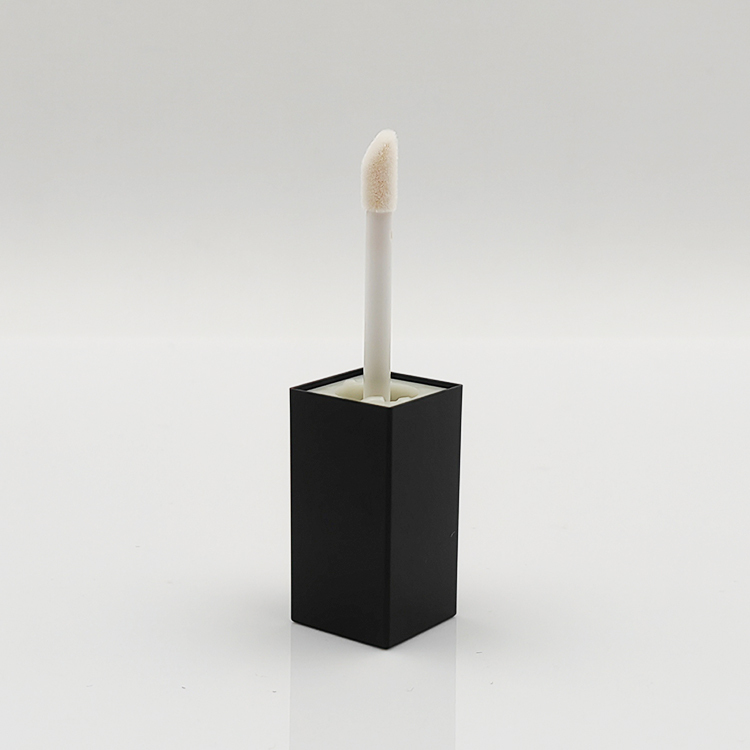 Luxury Wholesale Custom AS 4.5ml square black lip gloss bottles for Plastic Cosmetic Packaging empty lip gloss tube container