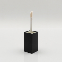 Luxury Wholesale Custom AS 4.5ml square black lip gloss bottles for Plastic Cosmetic Packaging empty lip gloss tube container