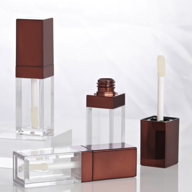 Wholesale Custom 4.5ml stylish designed empty lip gloss tubes with wand Cosmetic Packaging luxury square lip gloss bottle