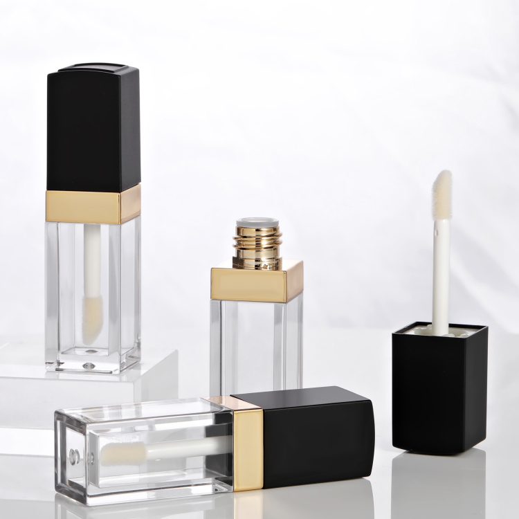 Custom Wholesale stylish designed 4.5ml bling out crystal lip gloss bottles empty Cosmetic Packaging luxury gold lip gloss tube