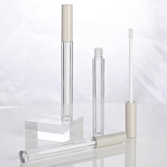 Best selling Wholesale Custom 2.2ml clear and silver lip gloss wand tubes Empty Cosmetic packaging round luxury lip gloss bottle