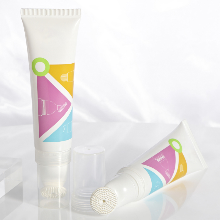 Hot sell 50ml Plastic Tube with Slanted TPE Brush for foaming Facial Cleansing plastic tube with cosmetic silicone applicator