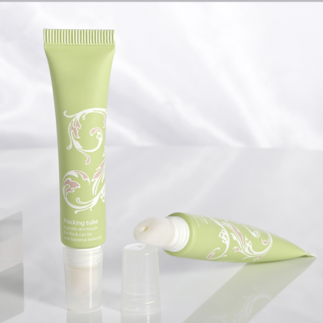 15ml Slanted Flocking Tip applicator tube soft squeeze screen printing label custom lip gloss squeeze tubes with logo