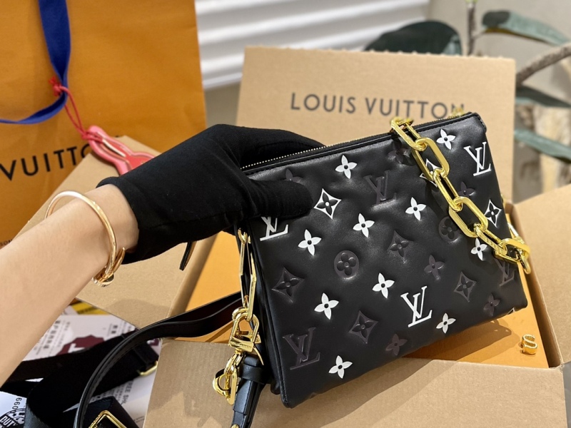 LV launched a new shoulder Messenger bag