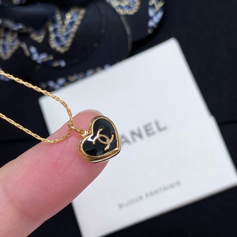 Chanel Vintage Series Classic Gold and Black Heart Double C