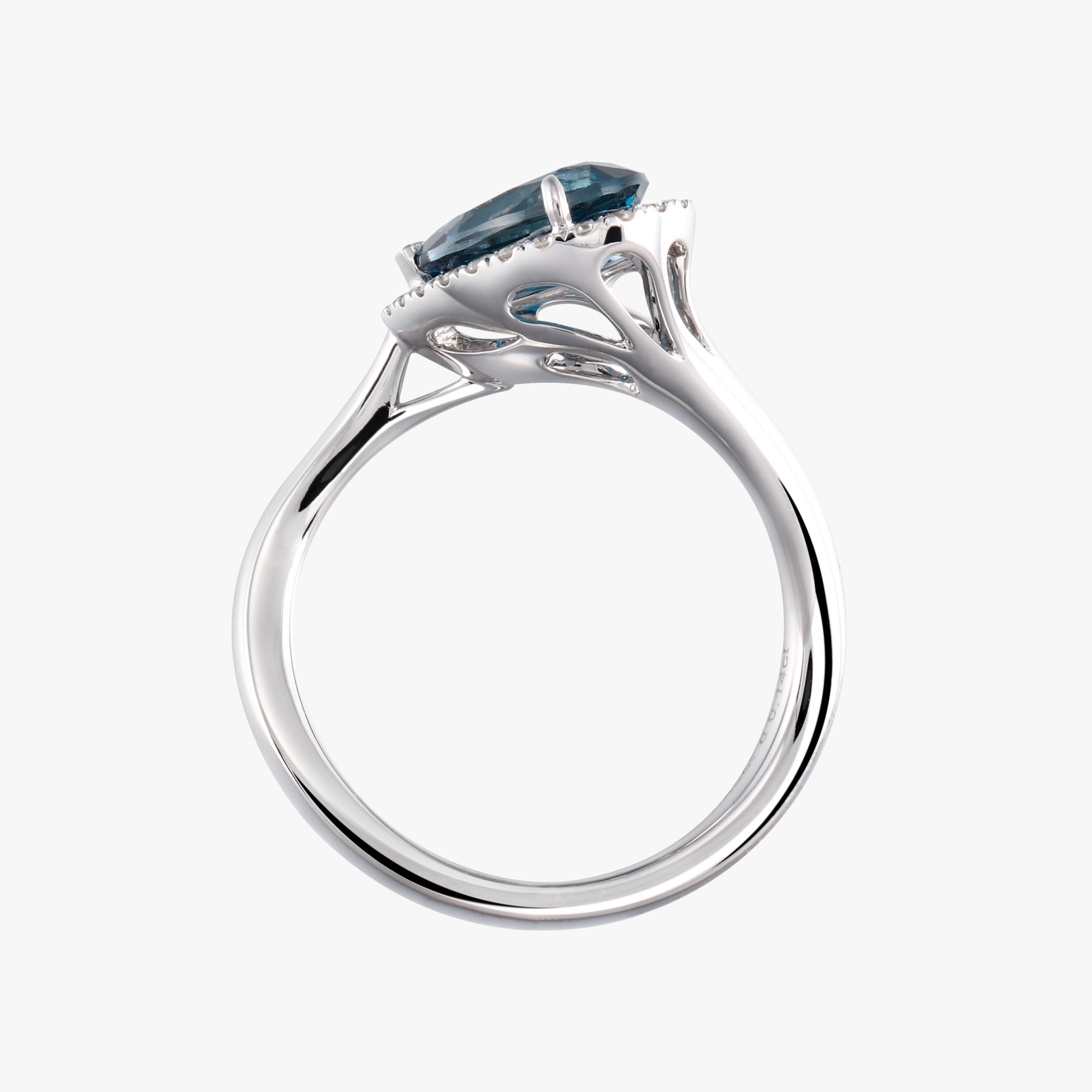 ACCA 18KW Ring with Blue Topaz and Diamond