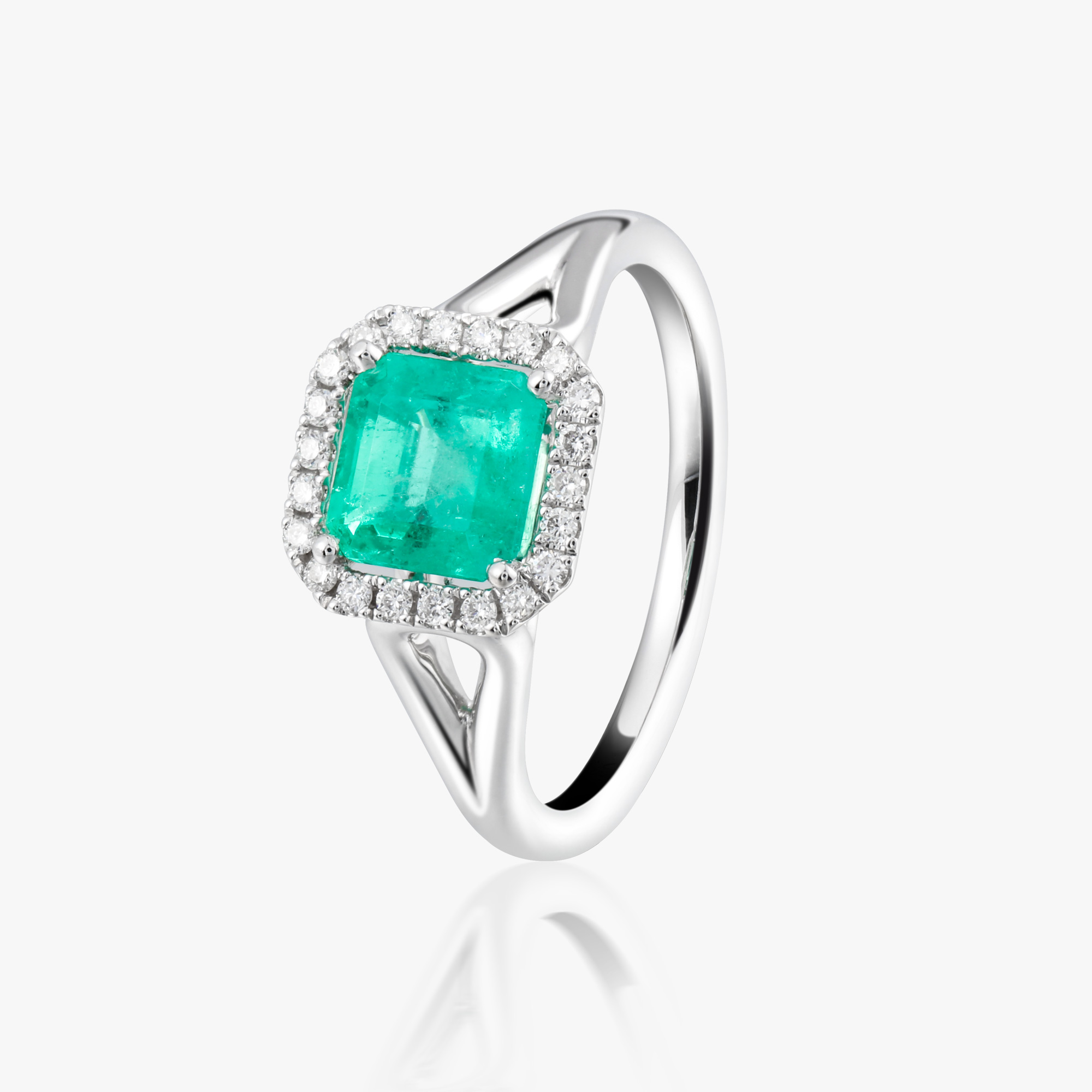 ACCA 18KW Ring with Emerald and Diamond