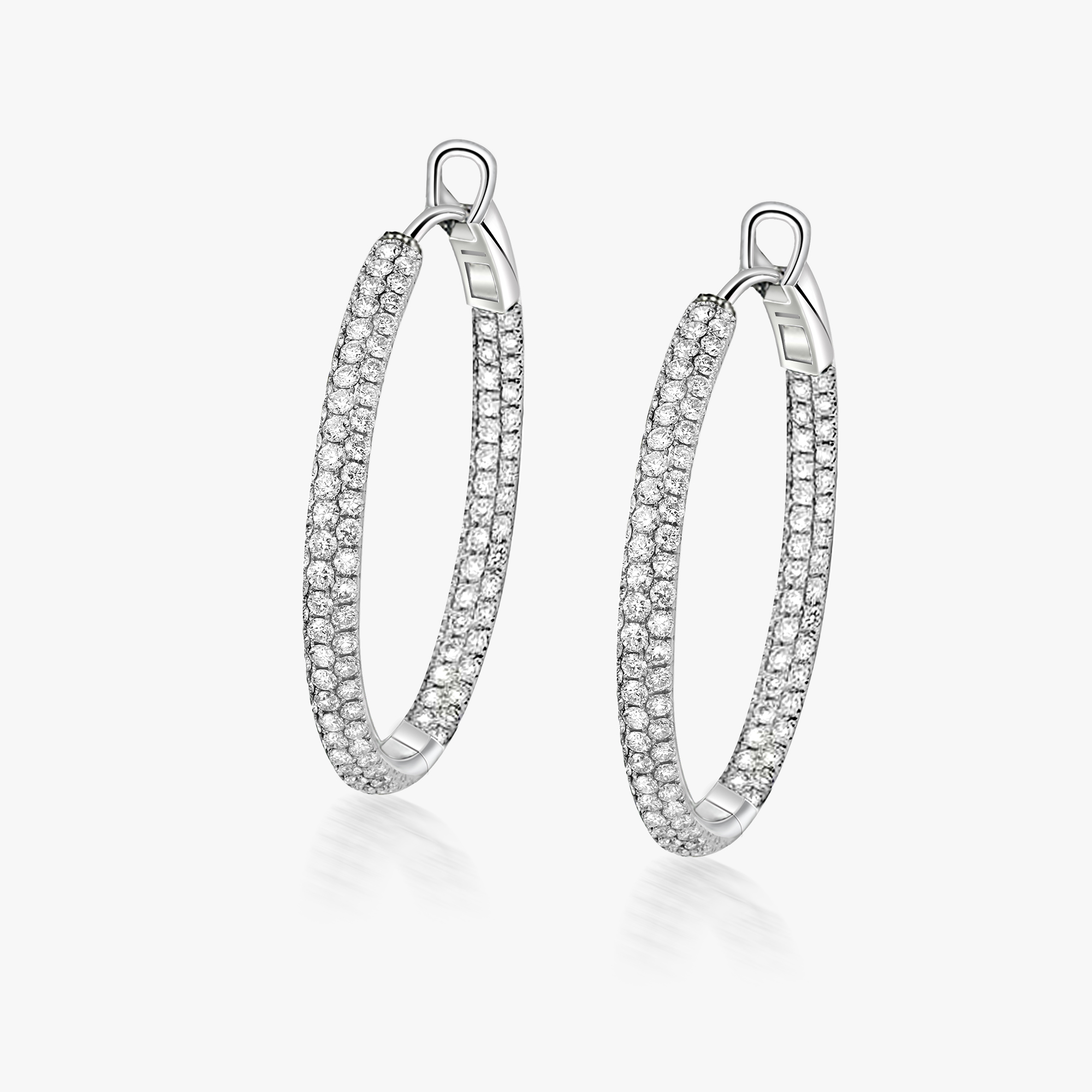 ACCA 18KW Hoop Earrings With Round Diamond