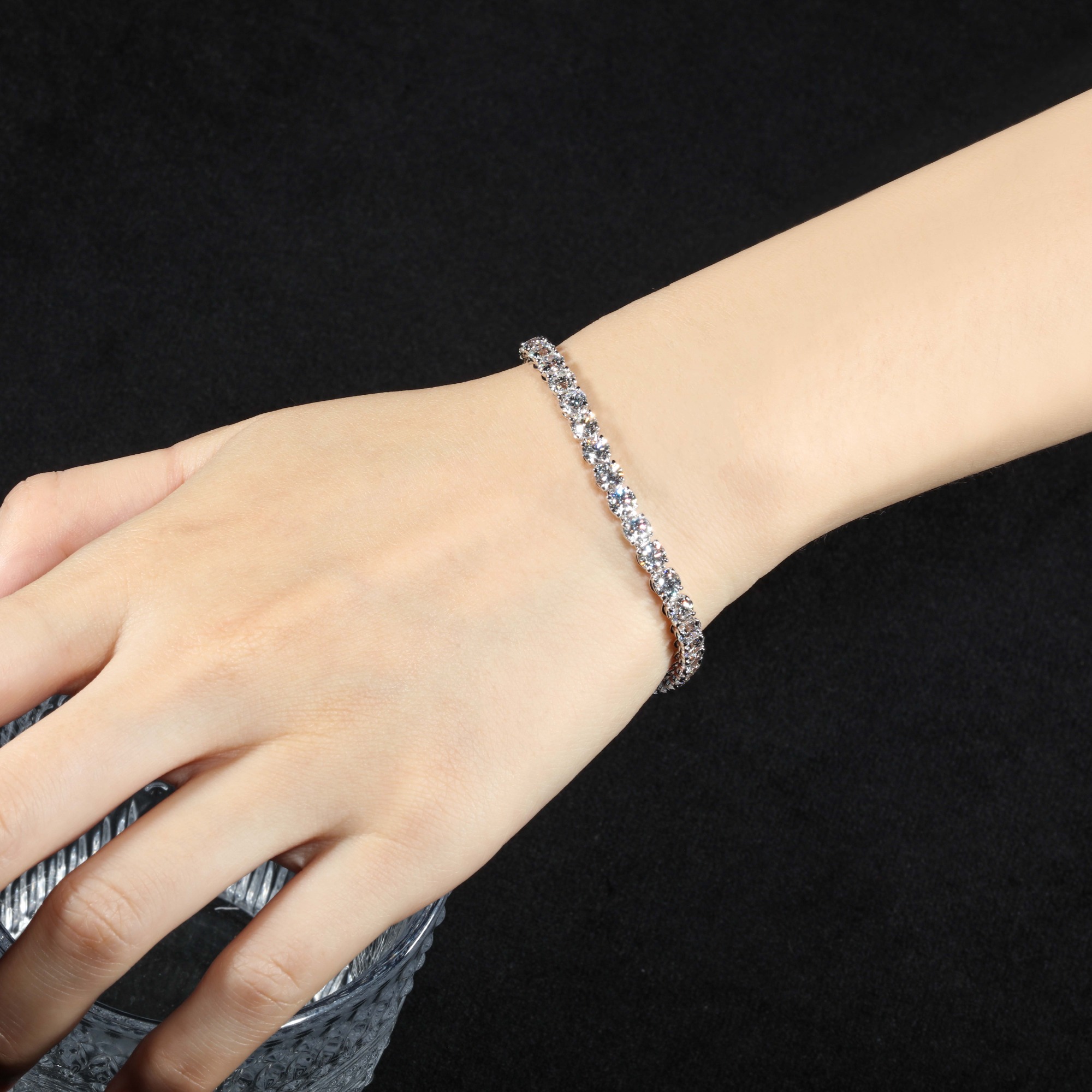 ACCA 18KW Bracelet with Round Diamond