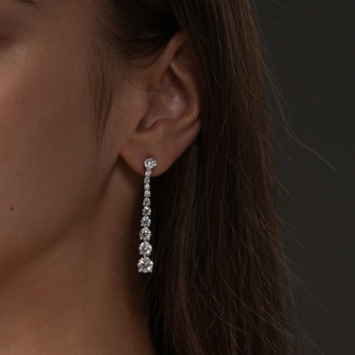 ACCA 18KW Earrings With Round Diamond