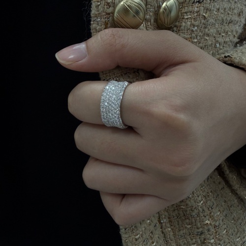 14K Pavé Setting Diamond Ring