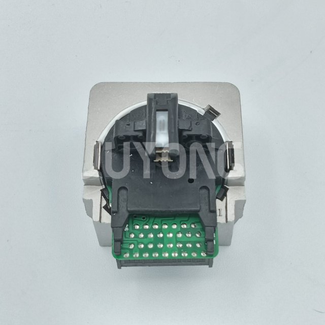 PRINT HEAD COMPATIBLE FOR LQ-520K LQ-300KH LQ-310 350 PRINTHEAD HIGH QUALITY IN A WELL CONDITION