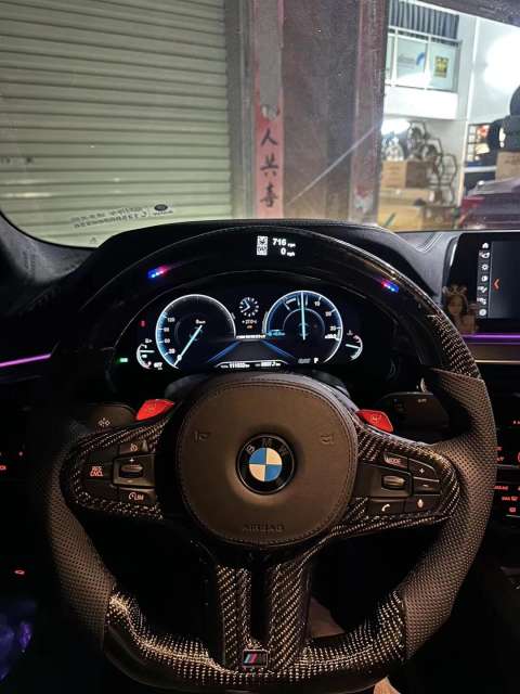 For BMW 2021 M4 G82 carbon fiber steering wheel