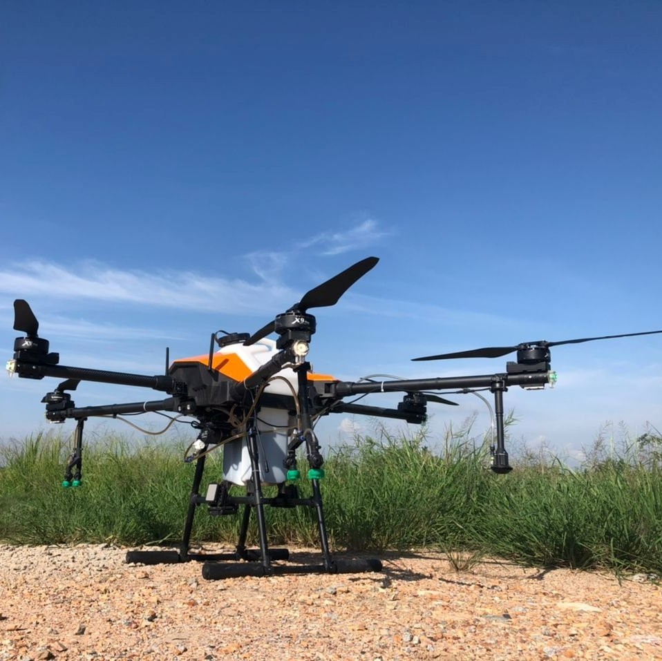 2023 popular power sprayer EFT G610 agricultural drone frame foldable spraying drone professional with plug in 10l capacity tank