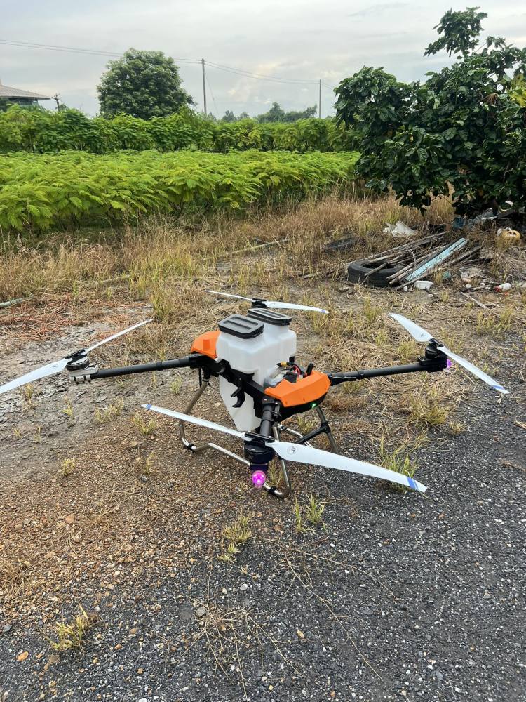 EFT 2025 New Launched Agricultural Drone G30 PNP Set with 30L Tank and Hobbywing Motor Kit for Spread/Spray/Fumigation Usage Compact and Portable Spraying Drone